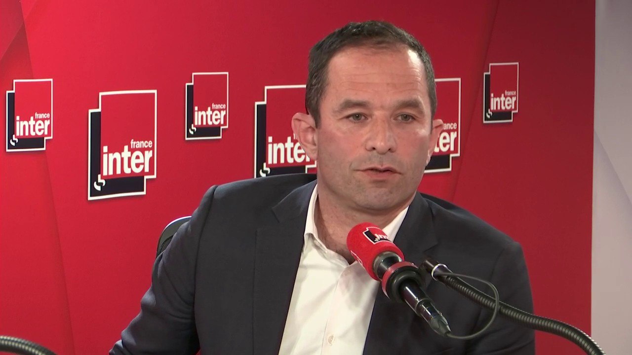 Benoît Hamon, candidat du mouvement Génération-s aux élections européennes : "120 000 fonctionnaires en moins [...] vous êtes contents de ne parler qu'à une machine ?"