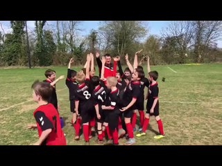 DANS LES VESTIAIRES DES ROUGES ET NOIRS