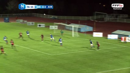 Frappe cadrée de l'attaquant