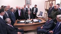 MHP'li Erzincan Belediye Başkanı Bekir Aksun mazbatasını aldı