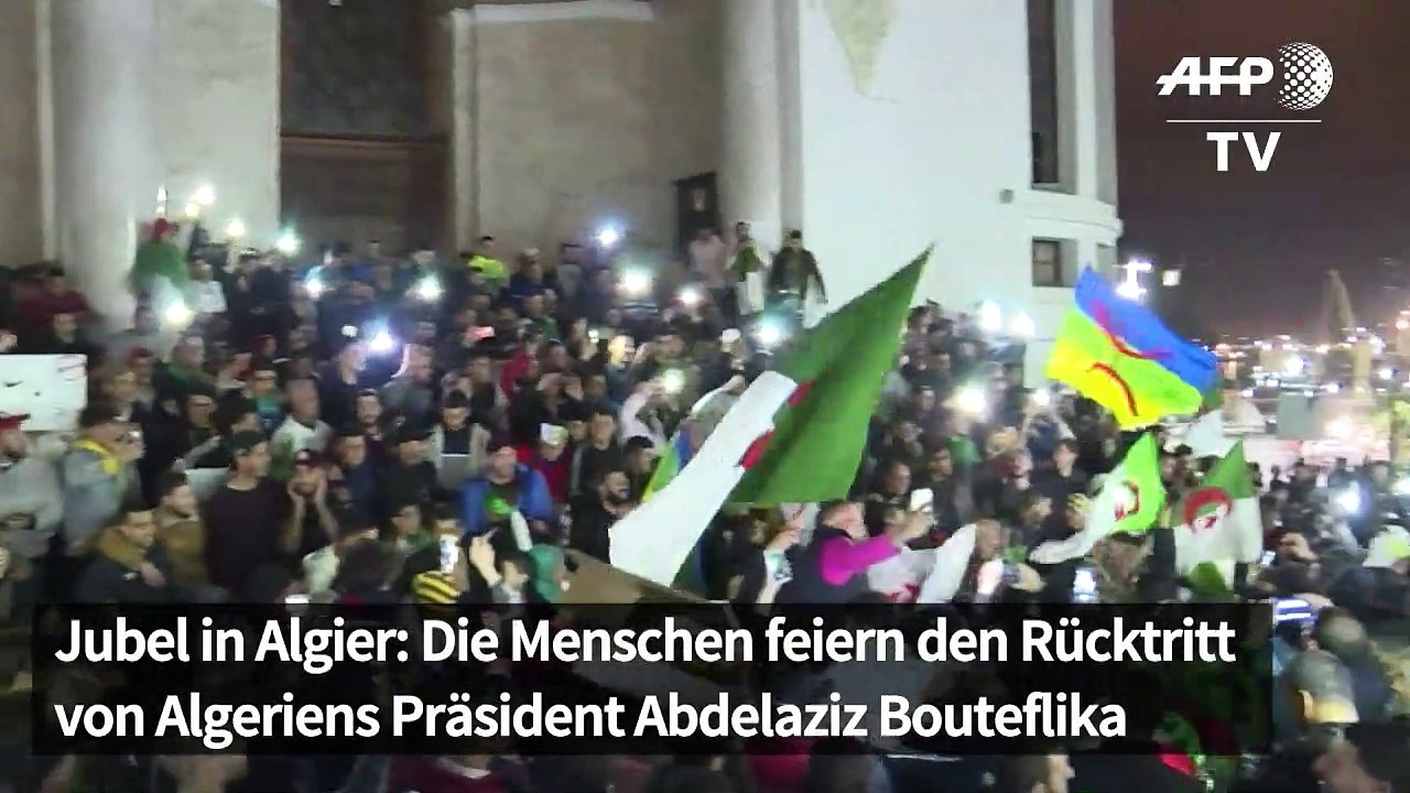 Algerier feiern Rücktritt von Präsident Bouteflika