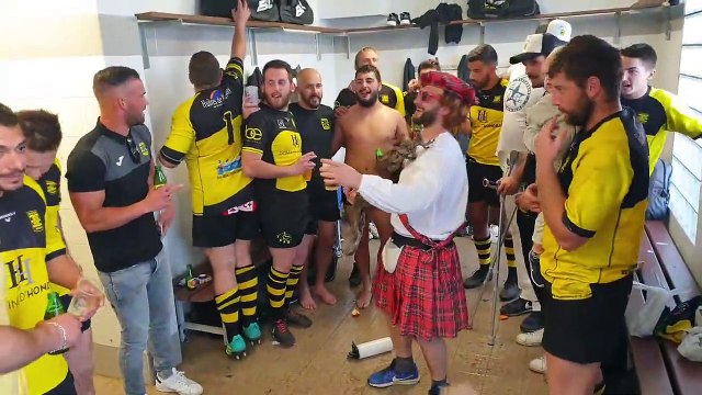 Ambiance dans les vestiaires du Rugby Club de Mèze