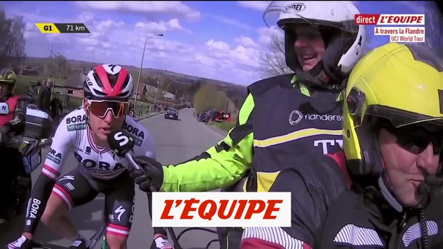 Lukas Pöstlberger ramené par une moto - Cyclisme - A Travers la Flandre