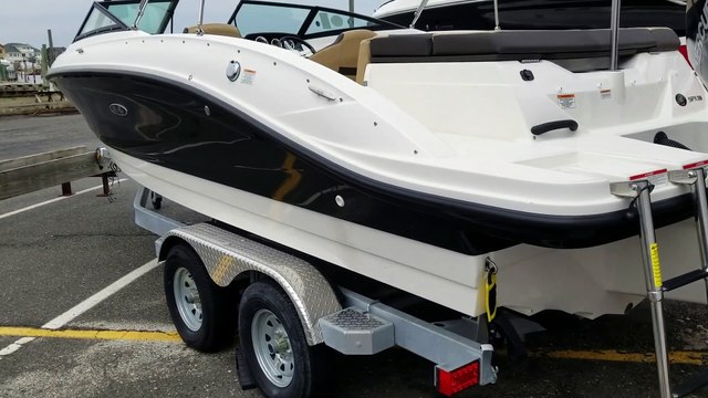2019 Sea Ray SPX 210 Outboard Boat For Sale at MarineMax Brick, NJ
