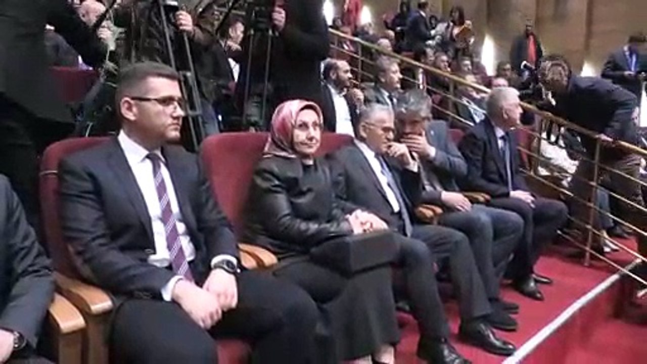 Memduh Büyükkılıç mazbatasını aldı - KAYSERİ