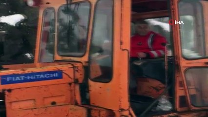 Hakkari-Şırnak karayoluna düşen çığlar temizlendi