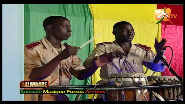 Nguéweul Yeungtina bir armée Mbalax pur avec la musique des forces armées