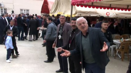 Yeşilli’de düğün gibi seçim kutlaması...İlçe halkına 1 ton kavurma dağıttı