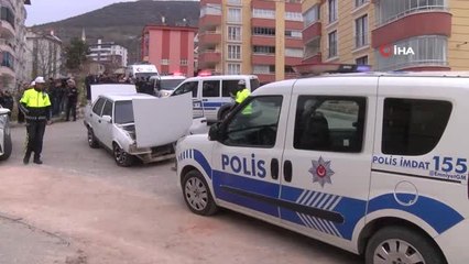 Kaçan Ehliyetsiz Sürücü Polis Otosuna Çarptı
