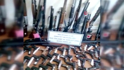 Kayseri Emniyeti Ele Geçirdiği Silahları Sergiledi