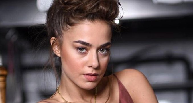 Oyuncu Bensu Soral, Ev Haliyle Takipçilerini Büyüledi!