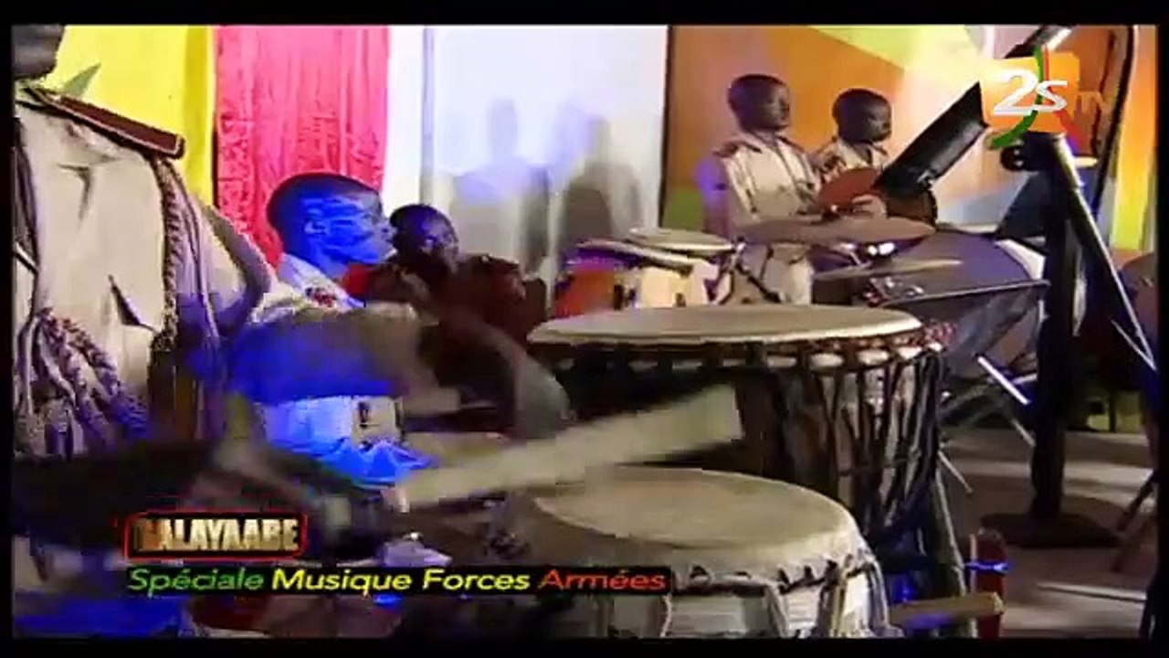 ADMIREZ la compilation de la MUSIQUE DES FORCES ARMEES