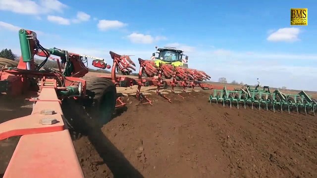 Plowing - Claas Axion 950 & 10 Coulter Kverneland semi-mounted plow PW 100 Packomat plow on land |