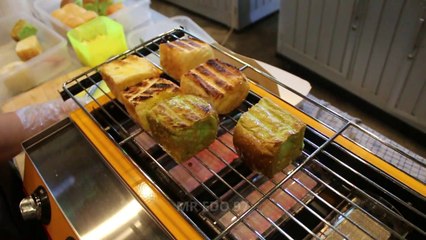 MAME THAI BUN AND NOUGAT ROTI BAKAR STREET FOOD PONTIANAK, INDONESIA