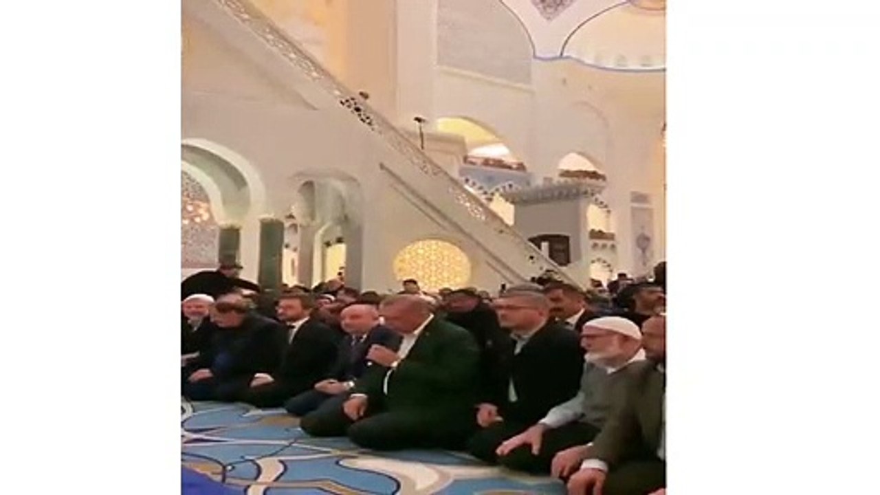 Turkey President Recep Tayyip Erdogan Reciting the Holy Quran in Beautiful Voice