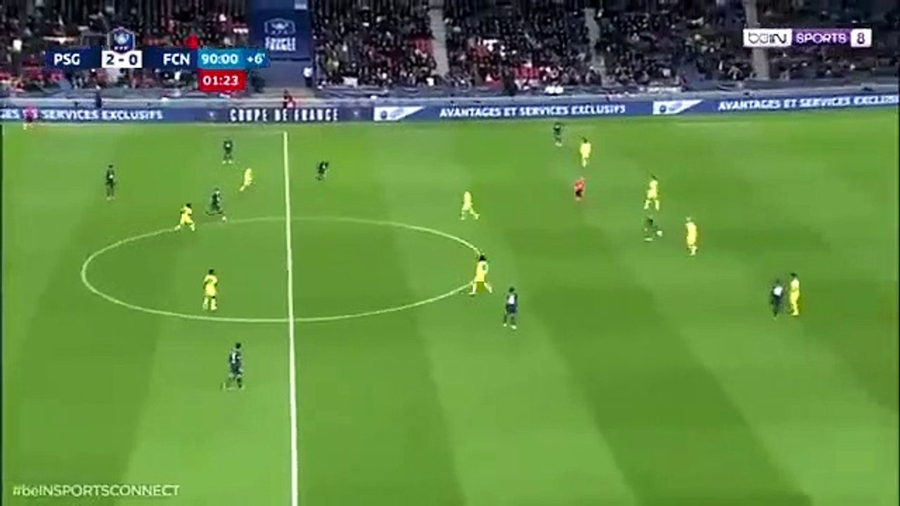 Foot : Le but de Dani Alves face à Nantes !