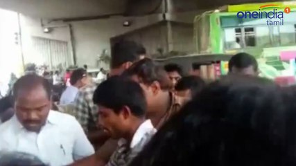 காட்டில் இருந்து  தப்பி  தண்ணீர் தேடி வந்த புள்ளி மான் மீட்பு-வீடியோ