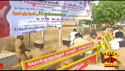 சிலைக்கு மாலை அணிவிப்பதில் அ.தி.மு.க., அ.ம.மு.க. கட்சி தொண்டர்கள் இடையே மோதல்