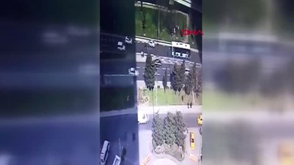 İstanbul- Ters Yöne Giren Otomobilin Motosiklete Çarpması Kamerada