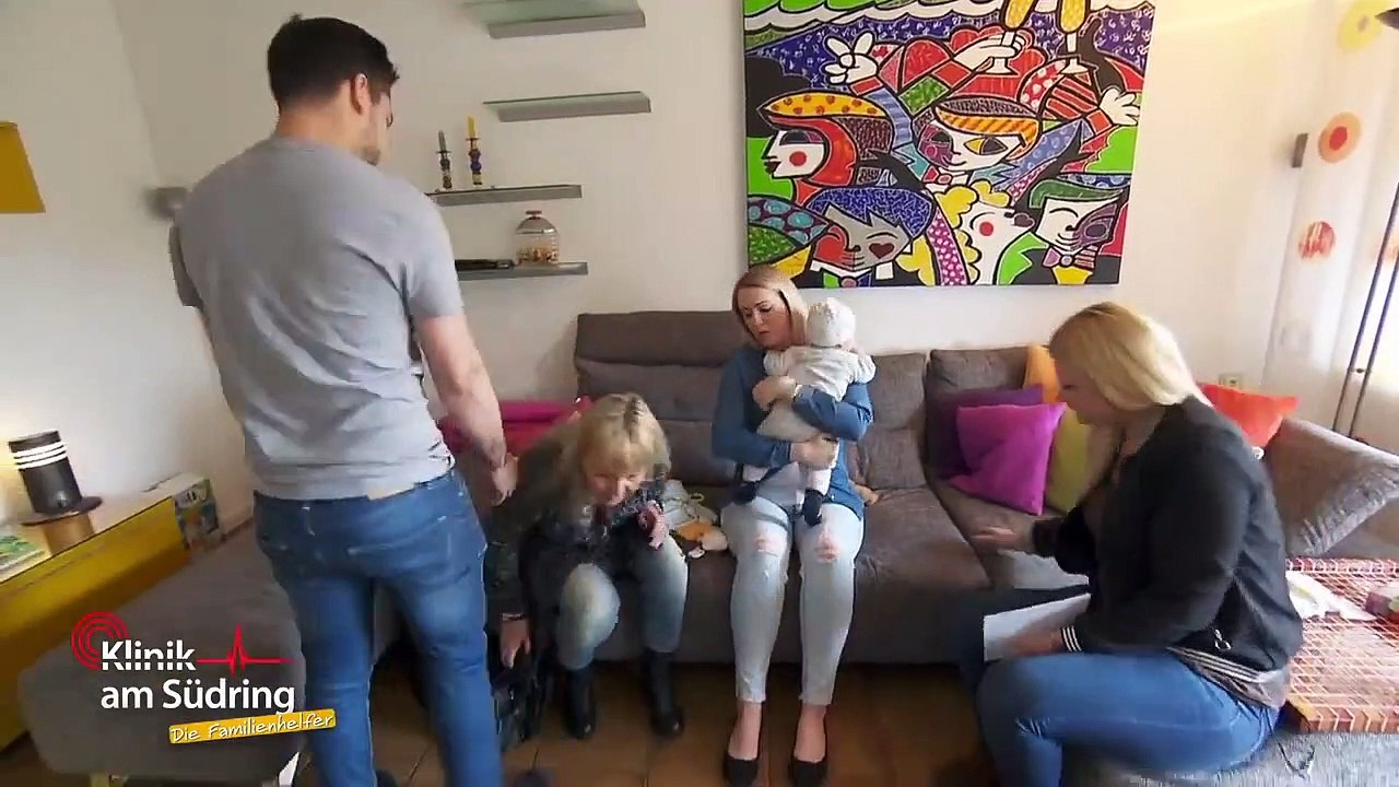 Baby weint bitterlich: Wieso kann die Mama nicht stillen? | Die Familienhelfer | SAT.1 TV