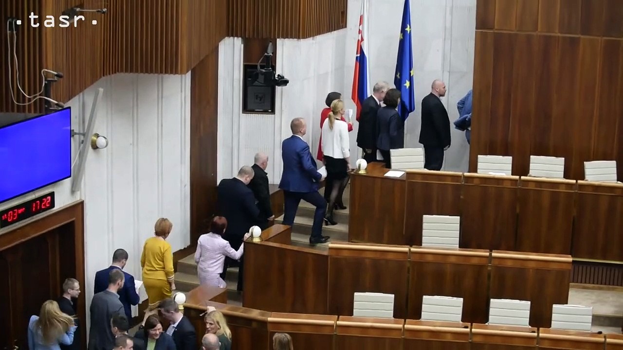 Poslanci zvolili šiestich kandidátov na sudcov ÚS, voľbu si zopakujú