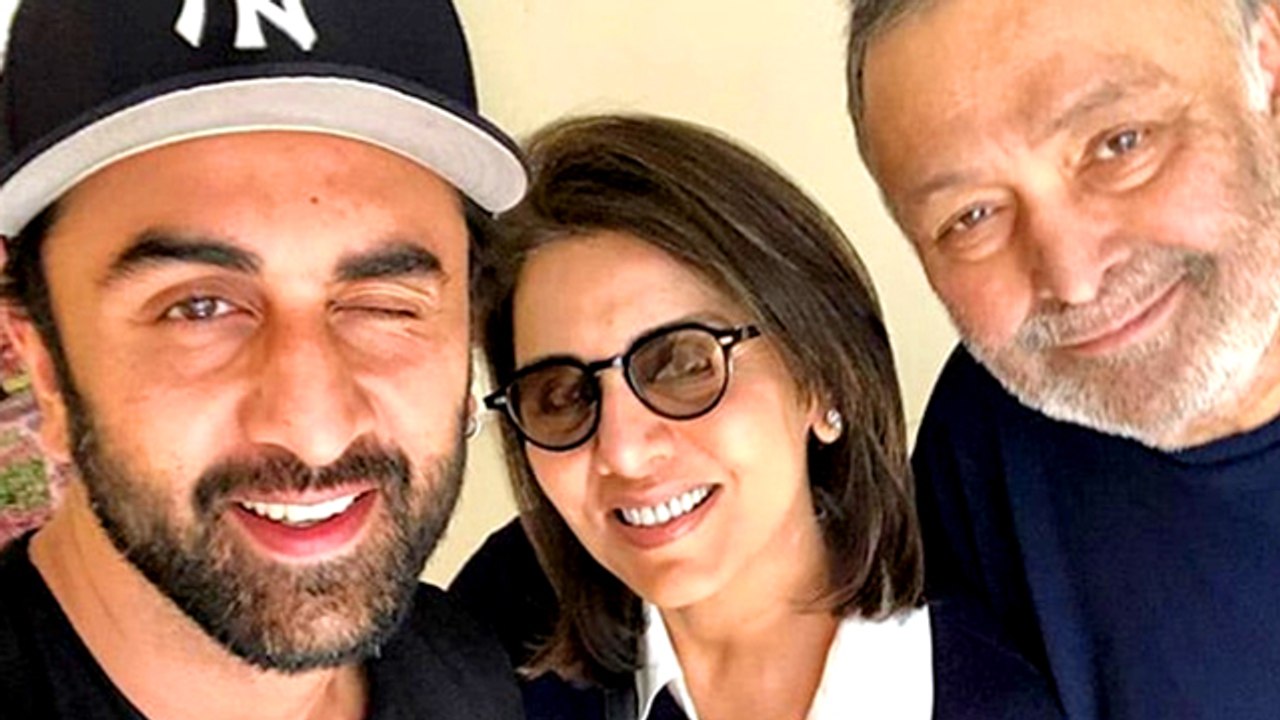 Ranbir Kapoor Is Full Of Smiles With Dad Rishi Kapoor and Mum Neetu Kapoor