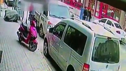 Silahlı saldırgana meydan dayağı kamerada