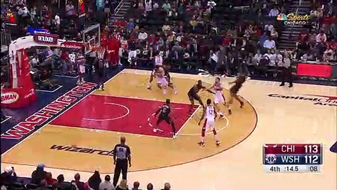 Sur une des remises en jeu les plus importantes du match, le jeu repart sans Cristiano Felicio