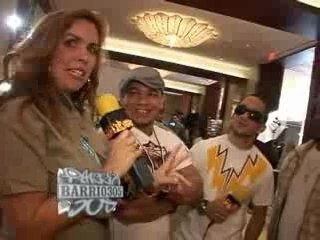 Barrio305 talks to Voz A Voz at the Premios