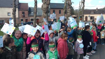 Saint Symphorien : Les enfants ont marché pour le climat.Video 2 Eric Ghislain