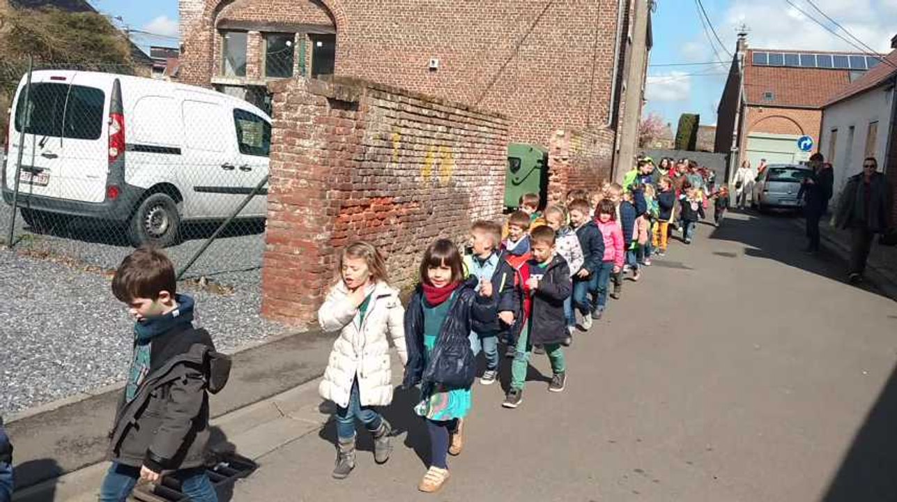 Saint Symphorien : Les enfants ont marché pour le climat.Video 3 Eric Ghislain
