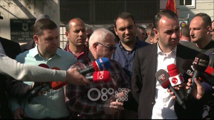 RTV Ora - Protesta e opozitës, 3 të arrestuar mbeten në burg. Spaho parashikon fundin e Ramës