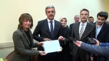 Yozgat Belediye Başkanı Celal Köse mazbatasını aldı