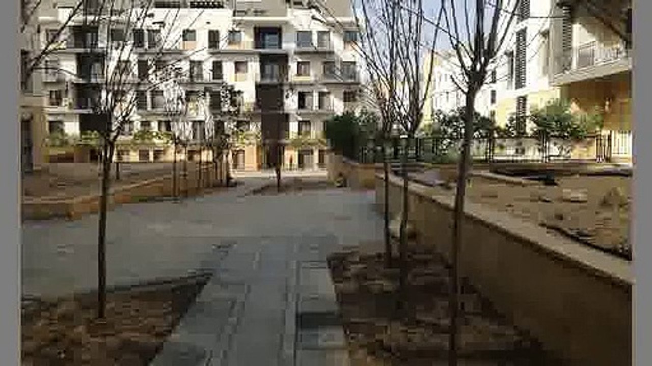 Duplex Garden corner prime location Overlooking landscape in Eastown