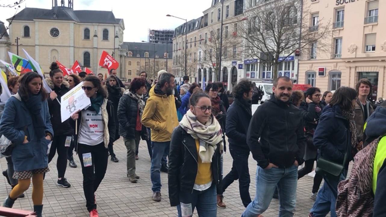 Manifestation des enseignants contre la loi de la confiance du ministre Blanquer