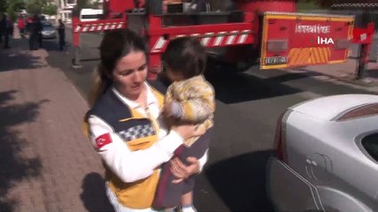 Mahsur Kalan Çocuğu İtfaiye Kurtardı