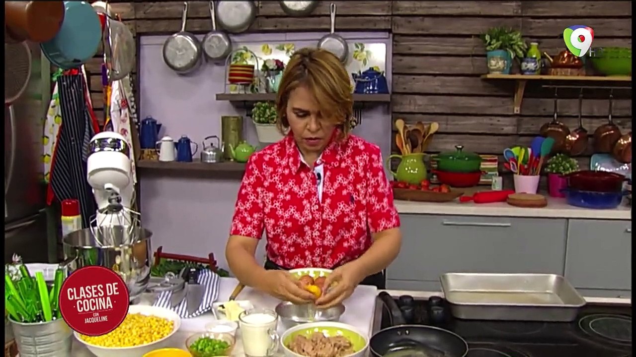 Soufle de maíz, tuna y queso/ Rollo de salmón a...