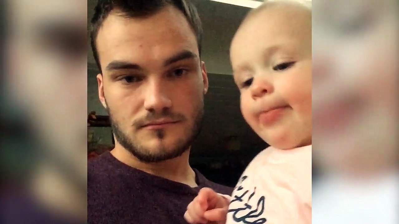 Ce bébé imite son papa au beatbox !