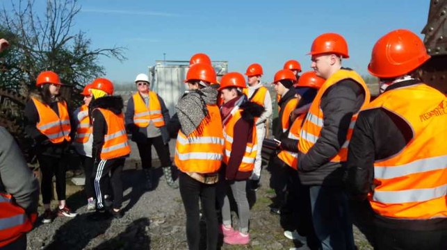 Soignies: Des étudiants visitent une carrière de pierre bleue