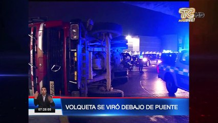 Volqueta se viró debajo de puente en av. Juan Tanca Marengo