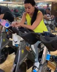 رانيا يوسف في الجيم | تمارين رياضية للحفاظ على الرشاقة واللياقة