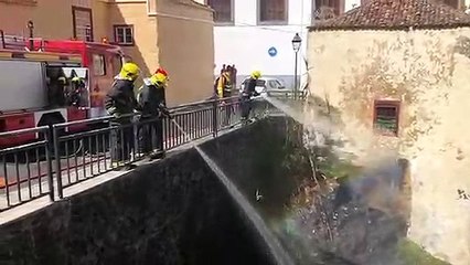 Incendio en un solar abandonado en Santa Cruz de La Palma