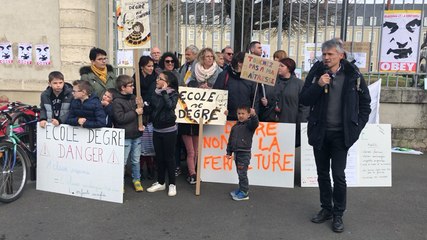 Manifestation de soutien à l’école de Degré par le collectif des parents atterrés