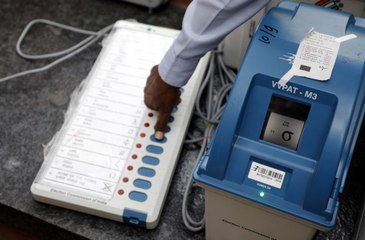 കണ്ണൂരിലെ സര്‍ക്കാര്‍ ഉദ്യോഗസ്ഥരെ കൊണ്ട് ഇപ്പോഴെ തോറ്റ് ഇലക്ഷന്‍ കമ്മിഷന്‍