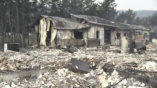 강릉 산불 진화율 20%대...잿더미로 변한 휴양지 / YTN