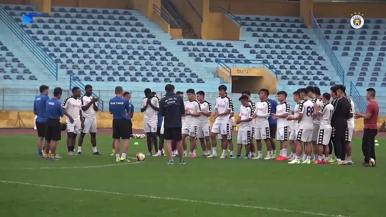 Quang Hải, Bùi Tiến Dũng tập luyện bình thường trong buổi tập chiều 4/4 của CLB Hà Nội | HANOI FC