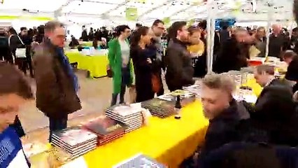 Dans les allées de Livre à Metz, entre les auteurs et les passionnés