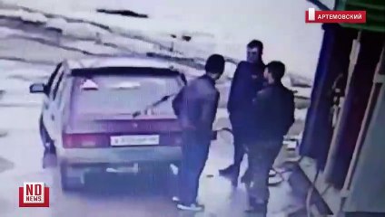 Voila pourquoi il ne faut jamais allumer une cigarette dans une station de service !