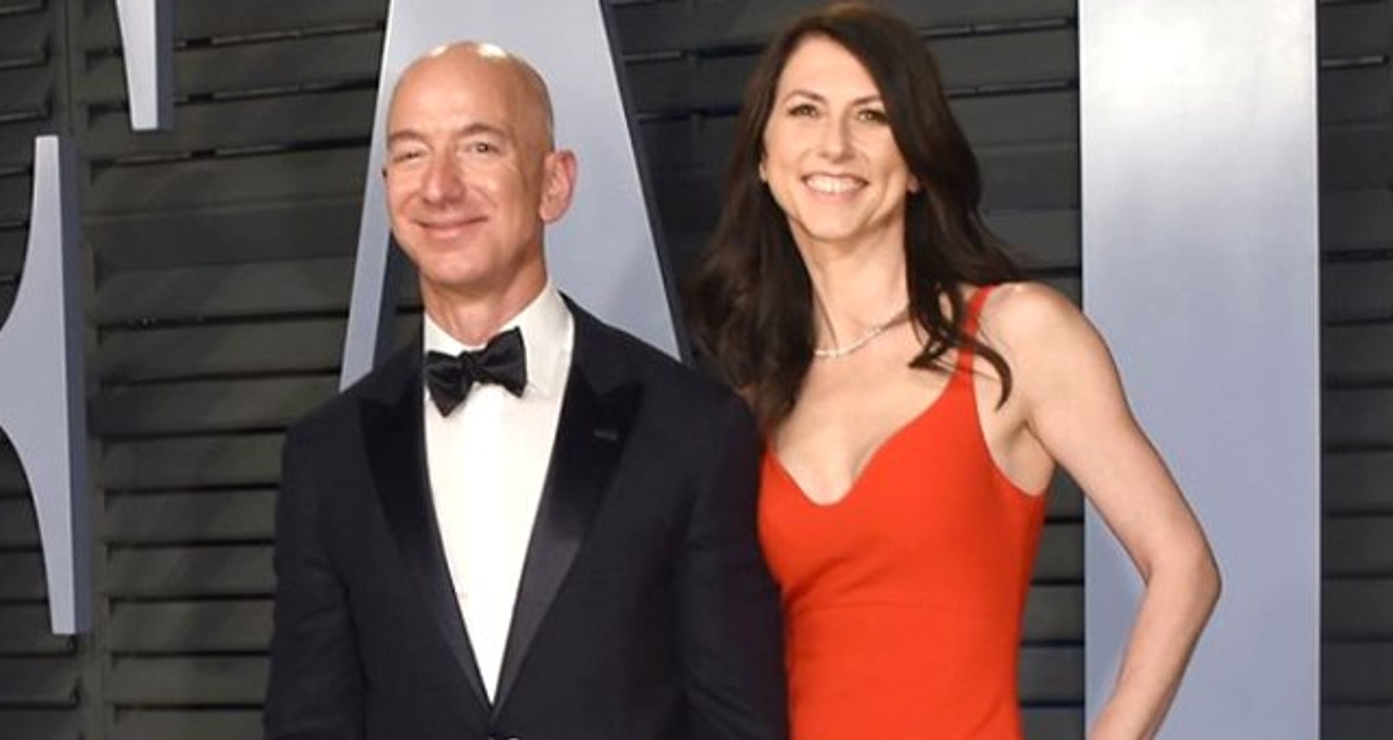 ⁣Jeff Bezos ile Roman Yazarı Eşi MacKenzie Bezos 35 Milyar Dolarlık Anlaşmayla Boşandı