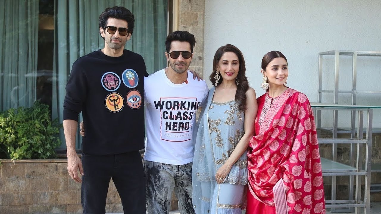 Kalank Movie Stars At Sun And Sand Juhu For  Promotion - Madhuri Dixit, Alia Bhatt, Varun Dhawan